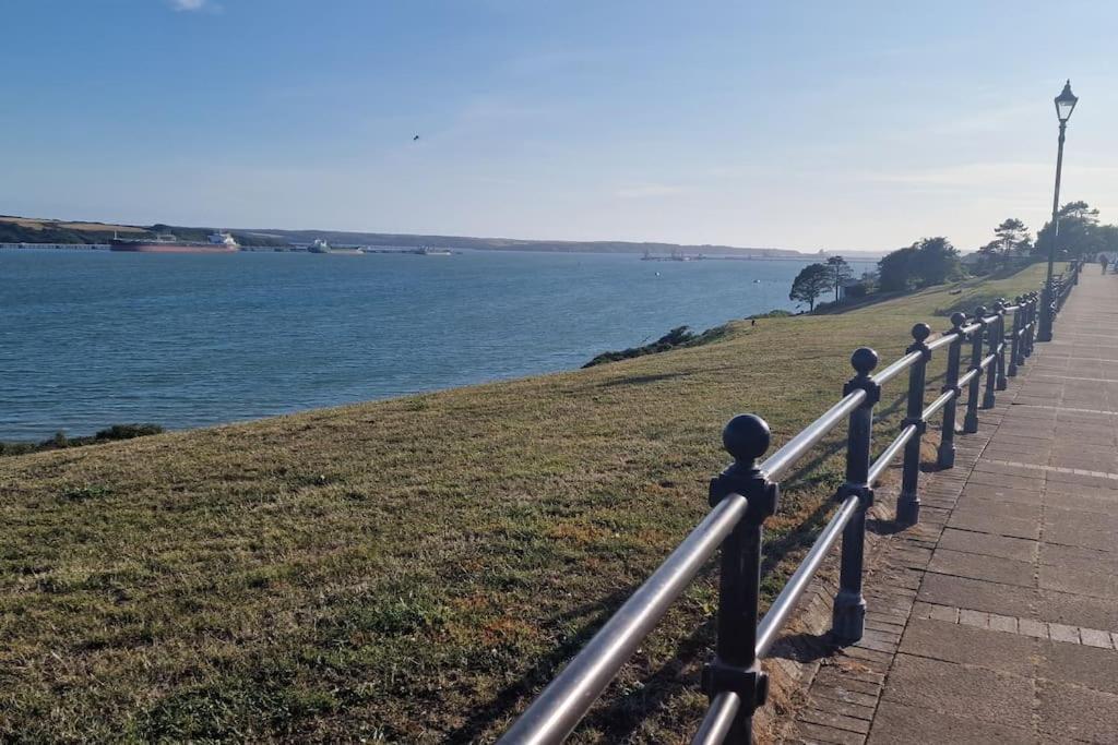 Sea View Luxury 5 Star Cottage Near Milford Marina Milford Haven Exterior photo